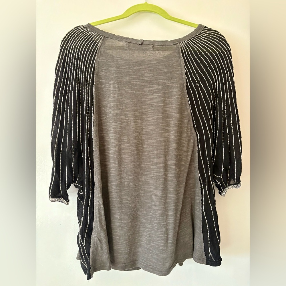 Free People We the Free Oversize distressed Showtime Tiger tee beaded sleeves S - Picture 2 of 8